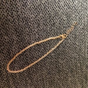 Rose Gold Minimalist Oval Bracelet